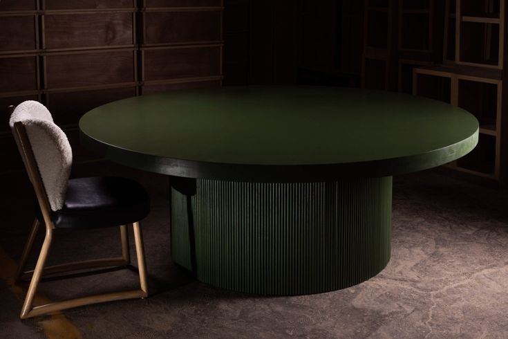 Beverly Dining Table