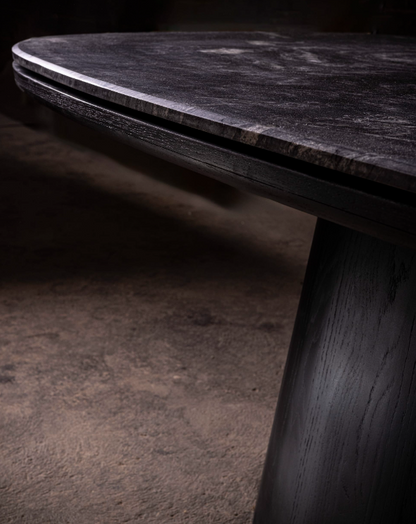 Marmol Negro Dining Table