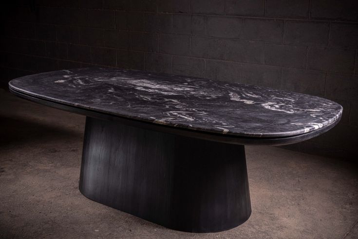 Marmol Negro Dining Table