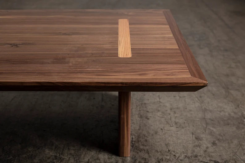 Minimalist coffee Table